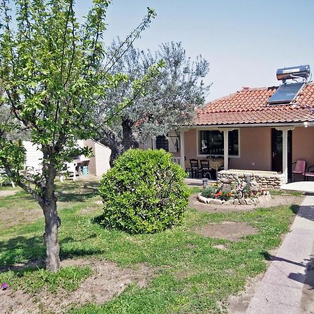 Efi'S Home Vourvourou Luaran gambar
