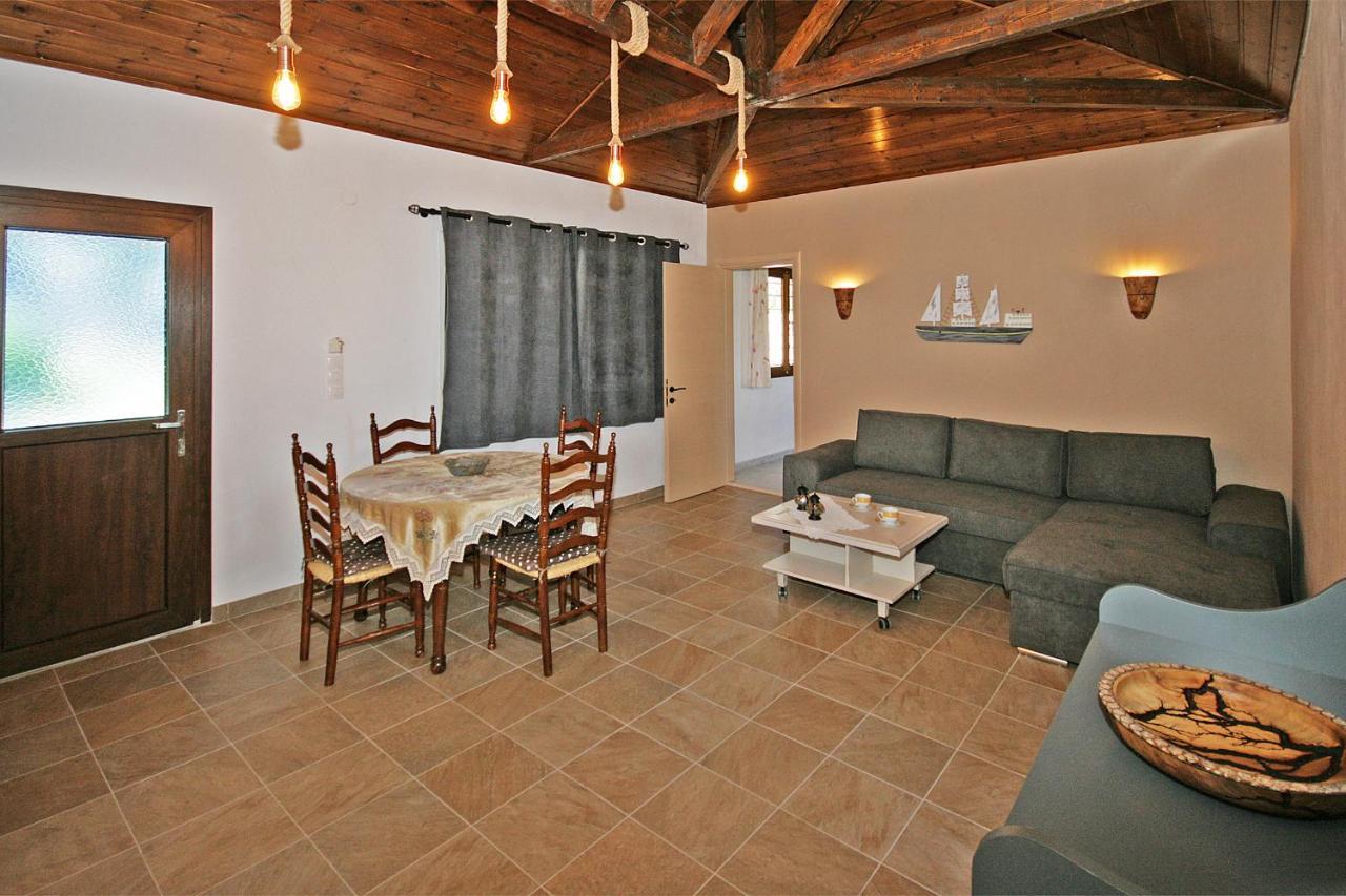 Efi'S Home Vourvourou Luaran gambar